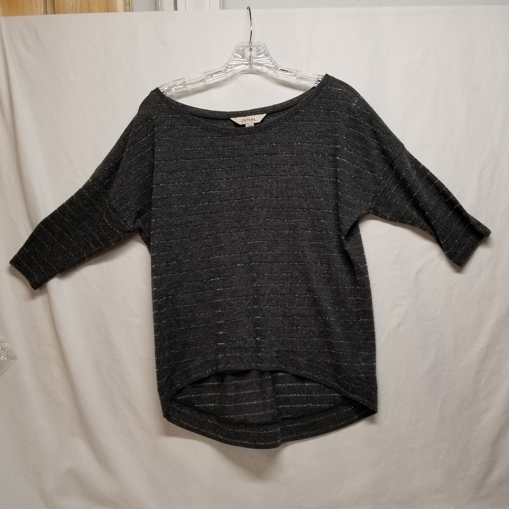 Decree, size L, Gray Tshirt